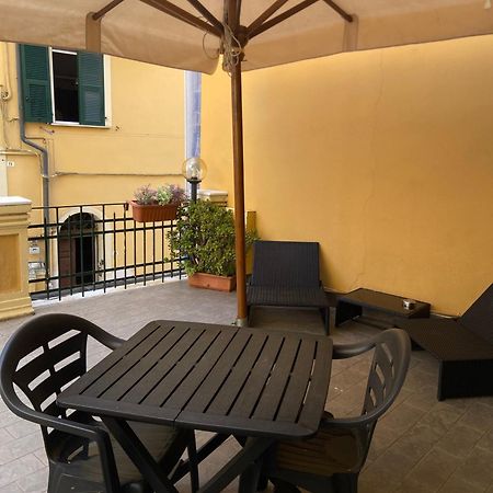 Hotel Pino Леричи Екстериор снимка
