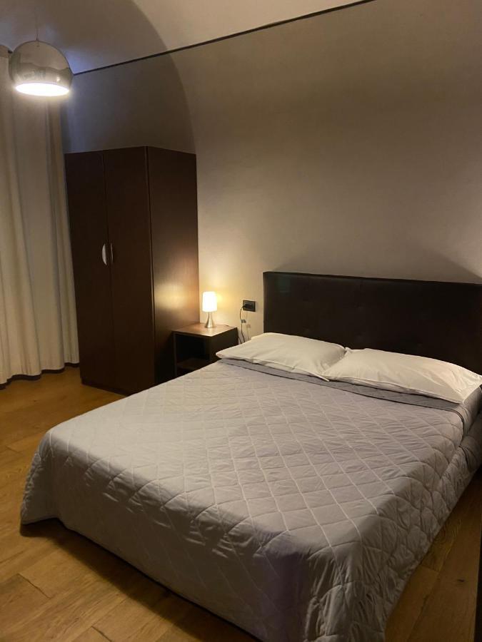 Hotel Pino Леричи Екстериор снимка