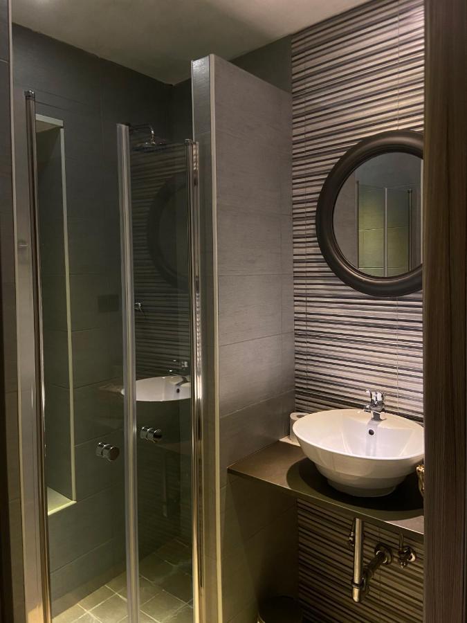Hotel Pino Леричи Екстериор снимка