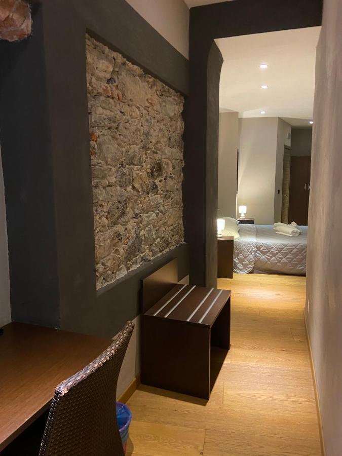 Hotel Pino Леричи Екстериор снимка