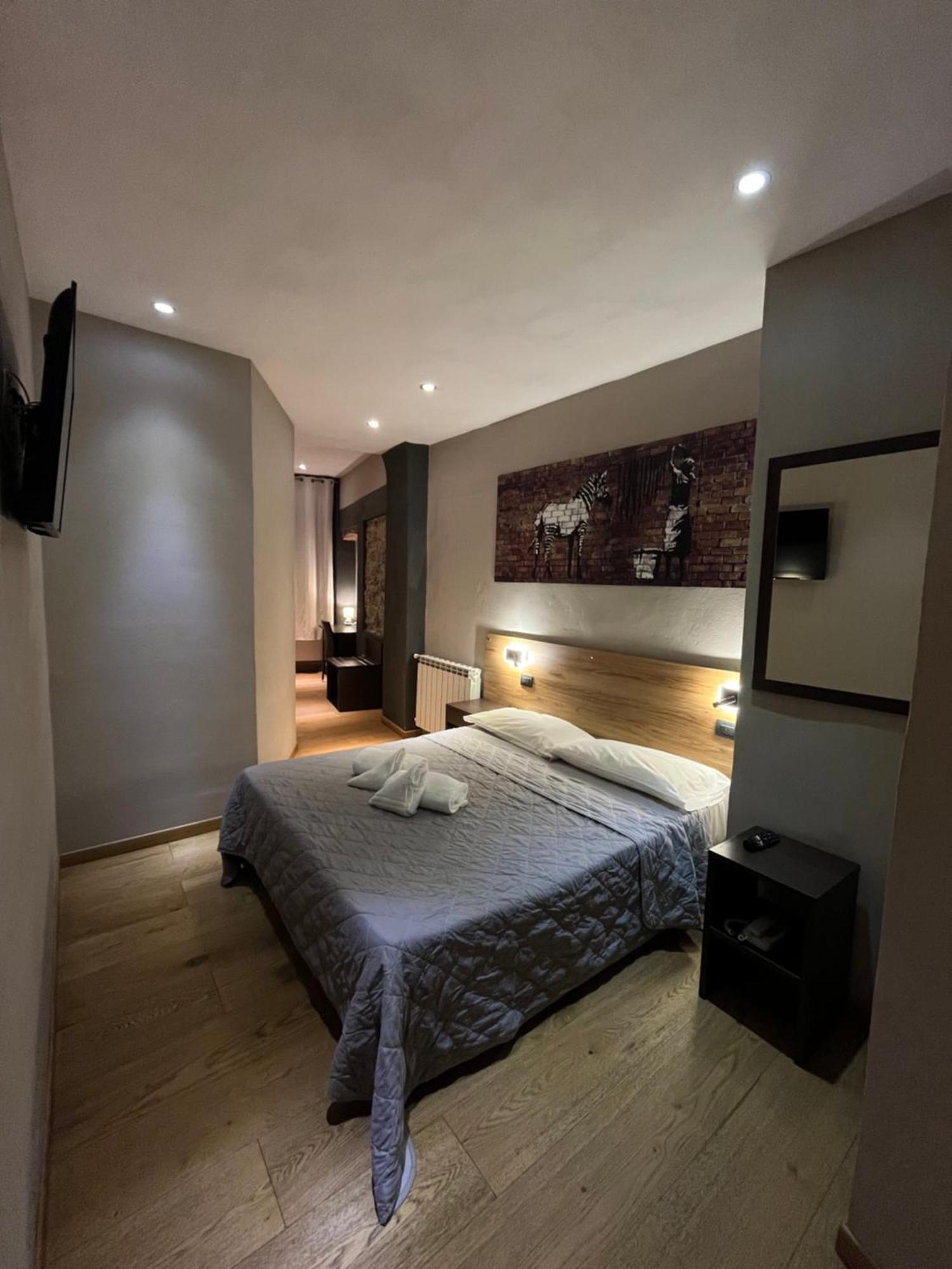 Hotel Pino Леричи Екстериор снимка