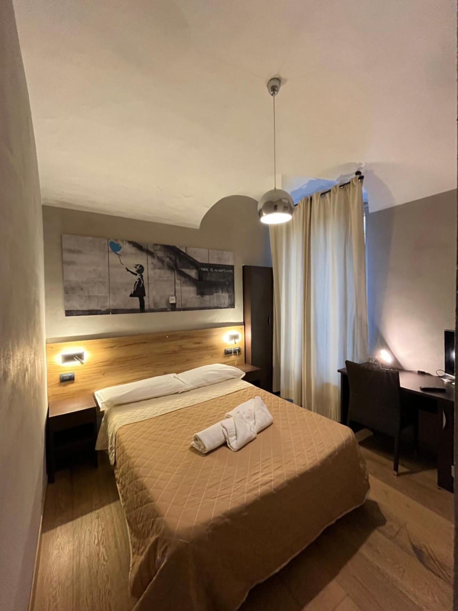 Hotel Pino Леричи Екстериор снимка