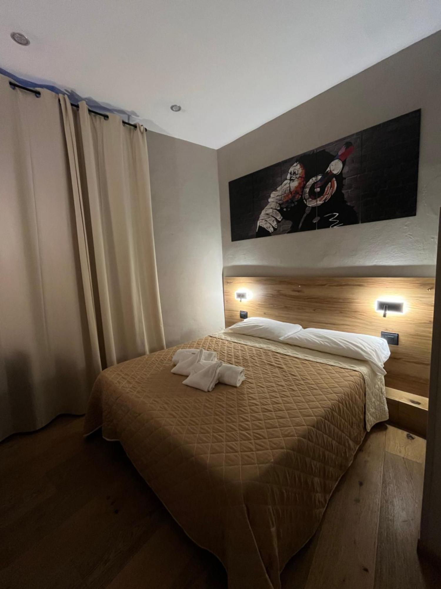 Hotel Pino Леричи Екстериор снимка