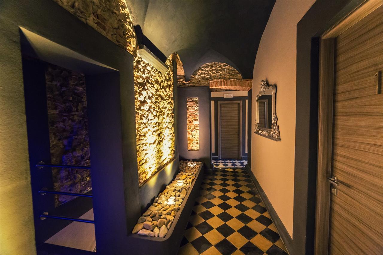 Hotel Pino Леричи Екстериор снимка