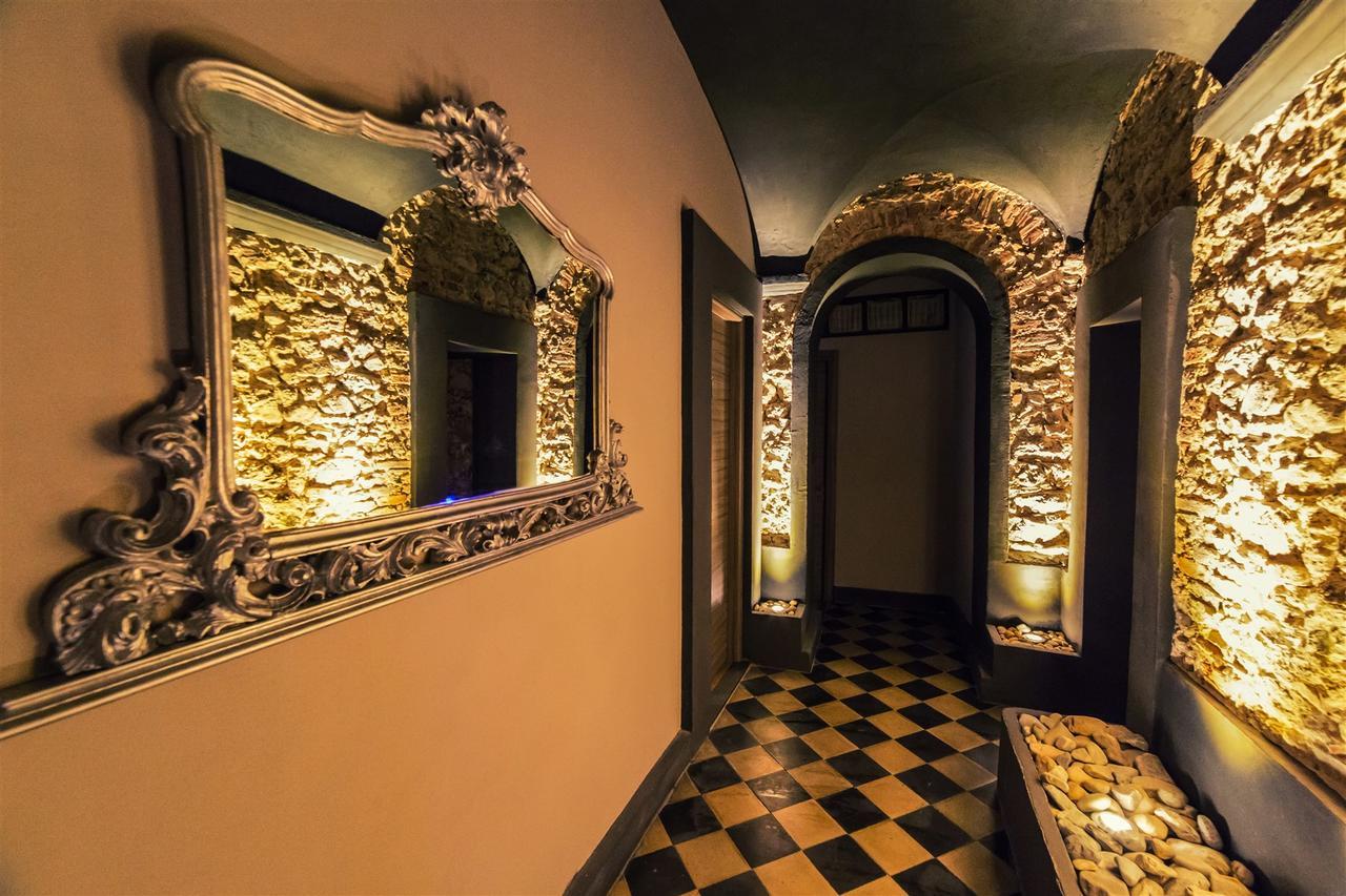 Hotel Pino Леричи Екстериор снимка