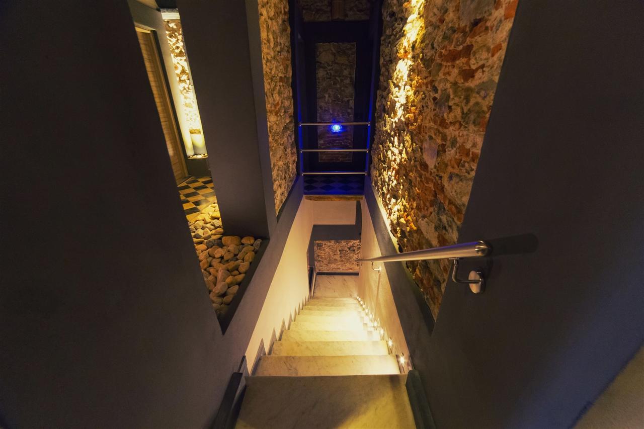 Hotel Pino Леричи Екстериор снимка