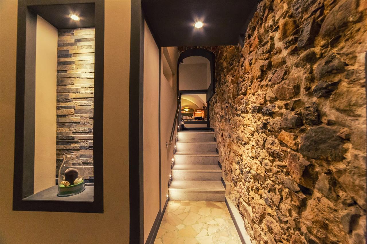 Hotel Pino Леричи Екстериор снимка