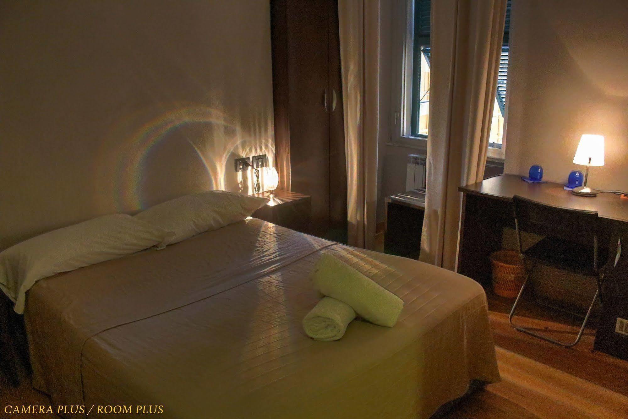 Hotel Pino Леричи Екстериор снимка