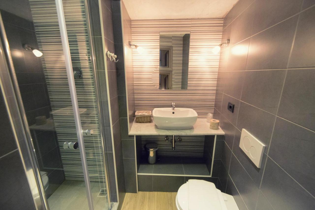 Hotel Pino Леричи Екстериор снимка