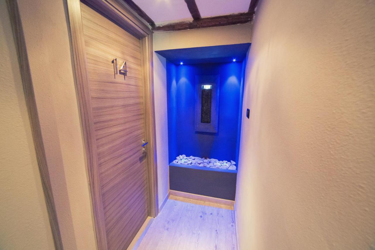Hotel Pino Леричи Екстериор снимка